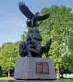 Denkmal für Kriegsveteranen mit Indianern